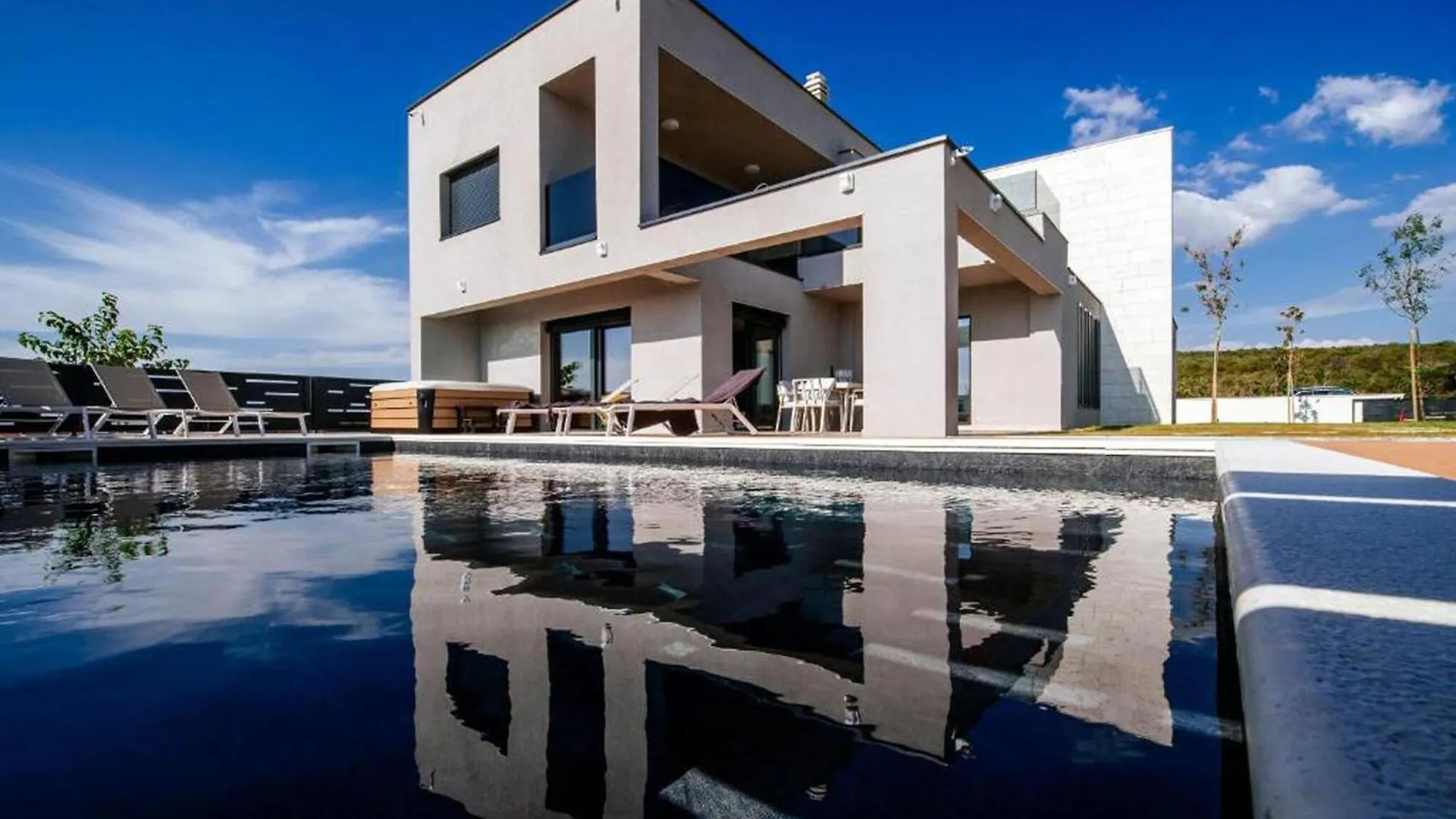 Pet Friendly Home In Debeljak With Kitchen